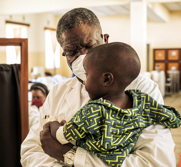 2024 Aurora Prize Laureate Dr. Denis Mukwege Uplifts Grassroots Humanitarians main image